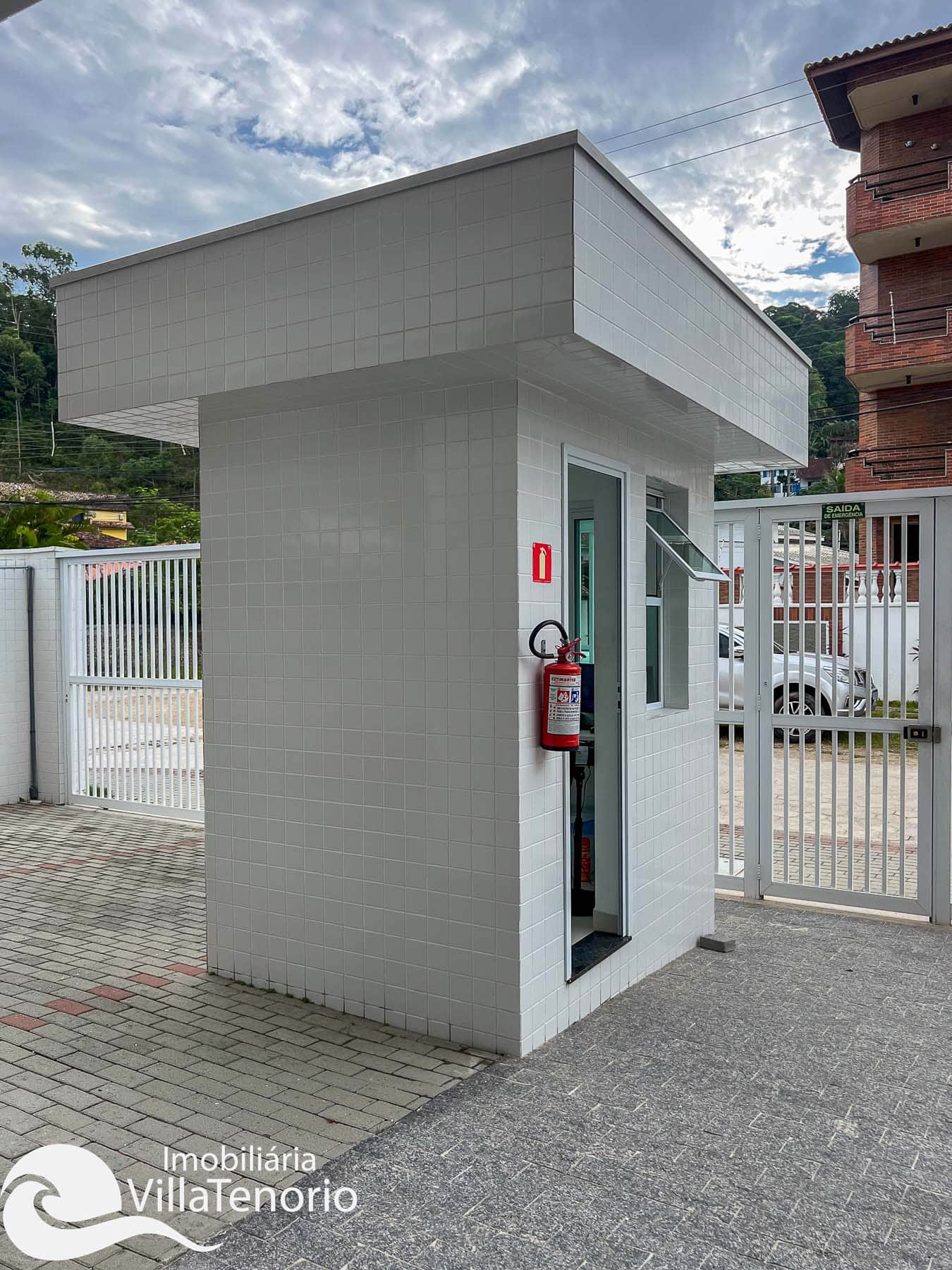 Portaria - Apartamento a venda na Praia das Toninhas em Ubatuba com dois quartos-14