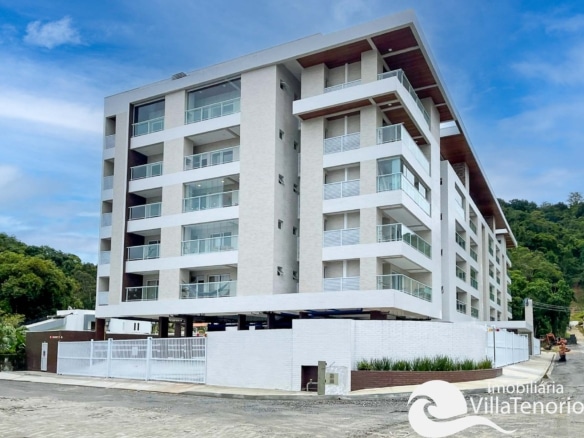 Fachada_Apartamento a venda 2 quartos Praia das Toninhas em Ubatuba-1