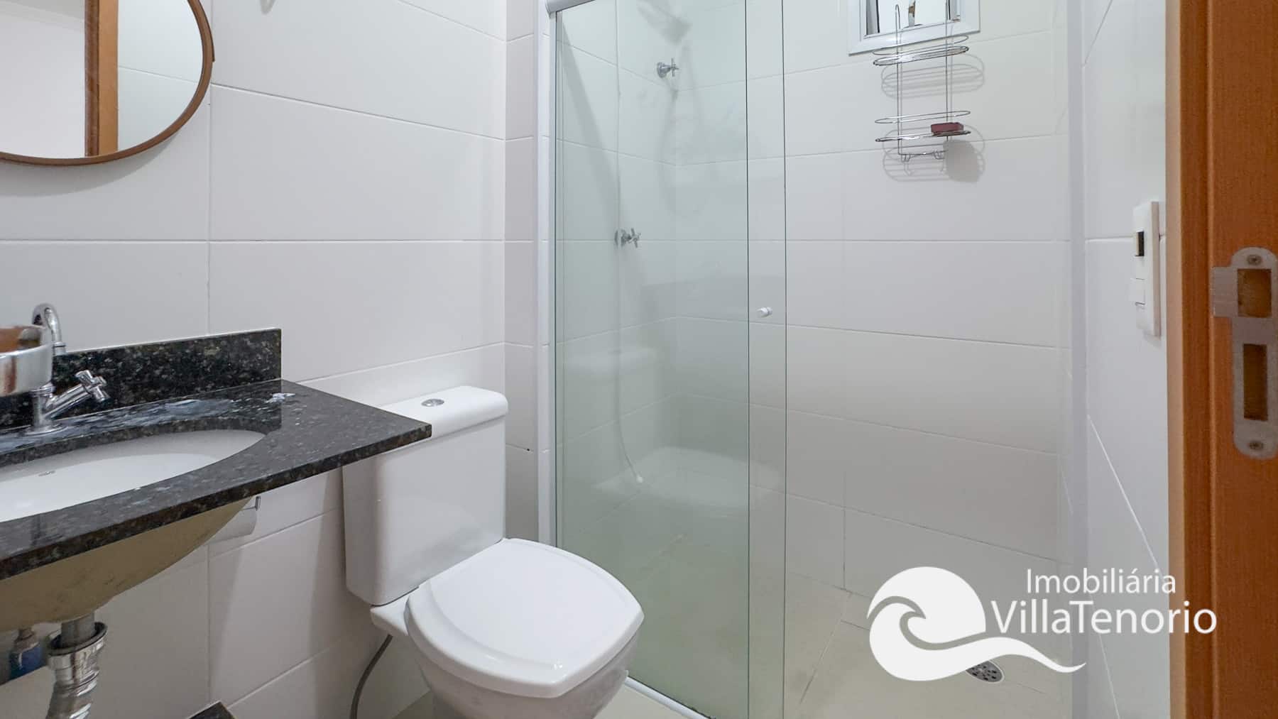 banheiro apartamento-1-dormitorio-varanda-gourmet-condominio-completo-ubatuba-imobiliaria-villa-tenorio-praia-toninhas-10 banheiro apartamento-1-dormitorio-varanda-gourmet-condominio-completo-ubatuba-imobiliaria-villa-tenorio-praia-toninhas-10