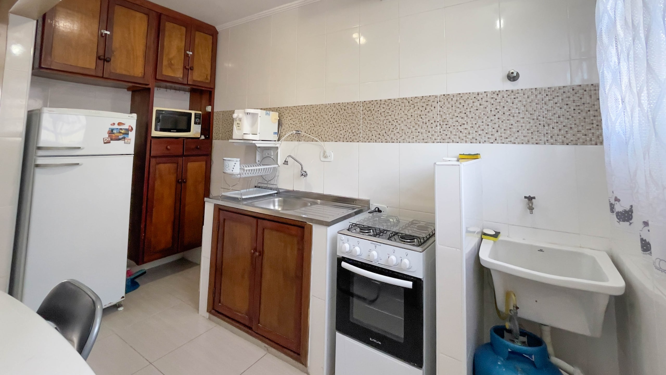 cozinha-apartamento-2-dormitorios-com-piscina-e-churrasqueira-ubatuba-villa-tenorio. (5 de 39)