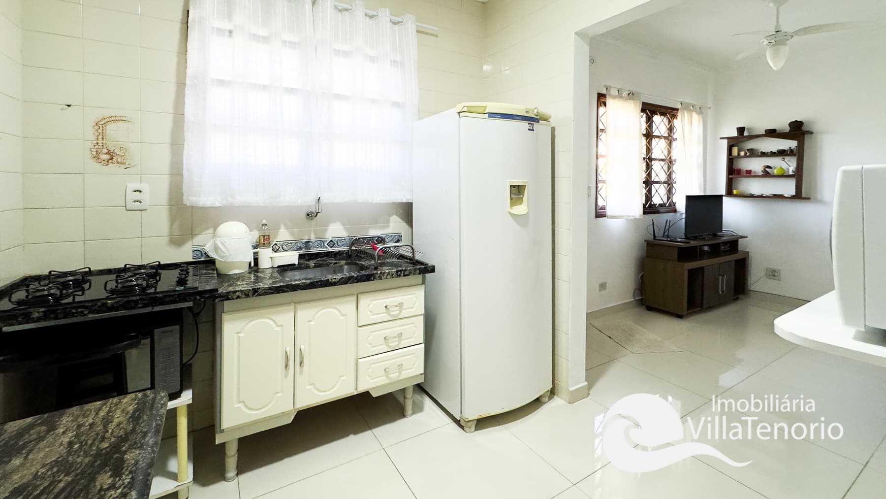 cozinha-apartamento-2-dormitorios-com-piscina-itagua-ubatuba-imobiliaria-villa-tenorio-16