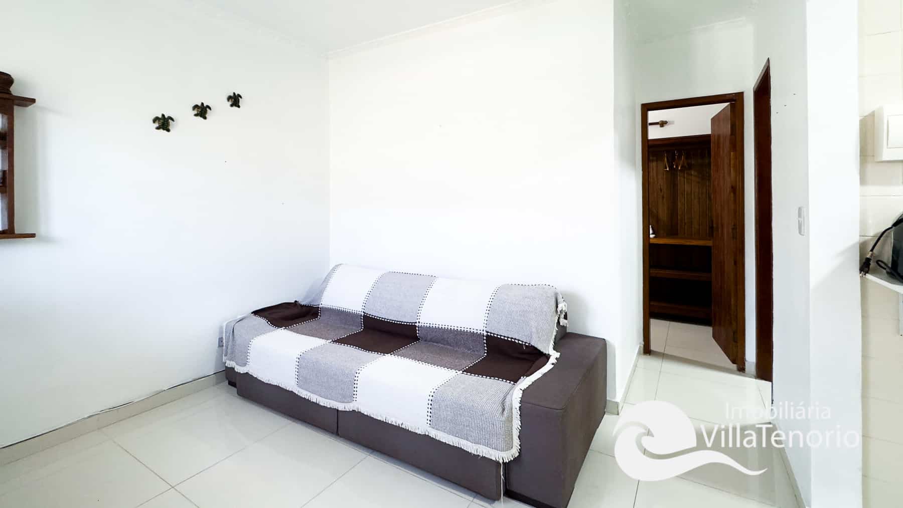 sala-apartamento-2-dormitorios-com-piscina-itagua-ubatuba-imobiliaria-villa-tenorio-4