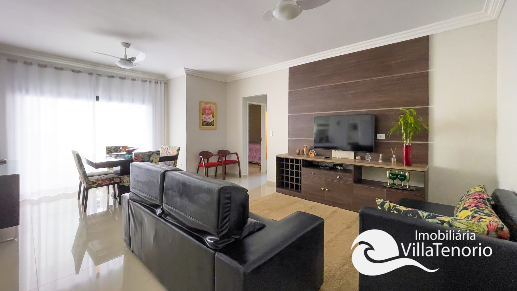 sala-apartamento-3-dormitorios-com-piscina-itagua-ubatuba-imobiliaria-villa-tenorio-praia-do-itaguá-1