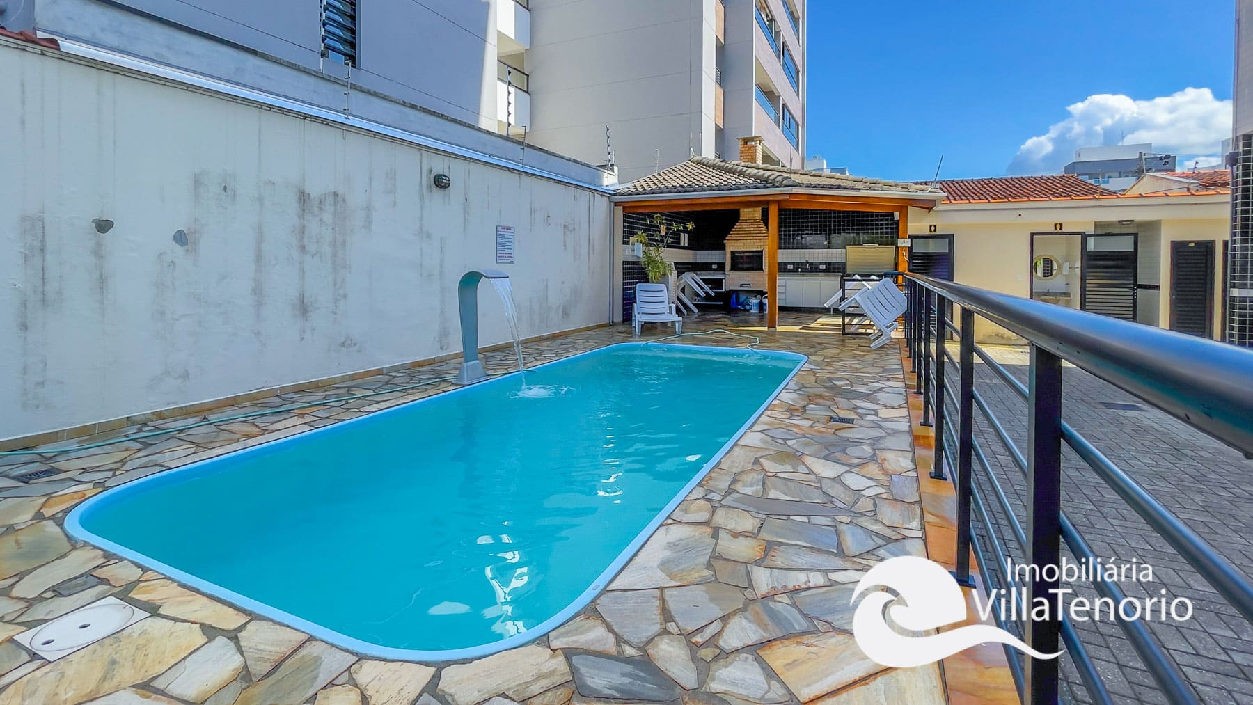 piscina-apartamento-3-dormitorios-com-piscina-itagua-ubatuba-imobiliaria-villa-tenorio-praia-do-itaguá-22