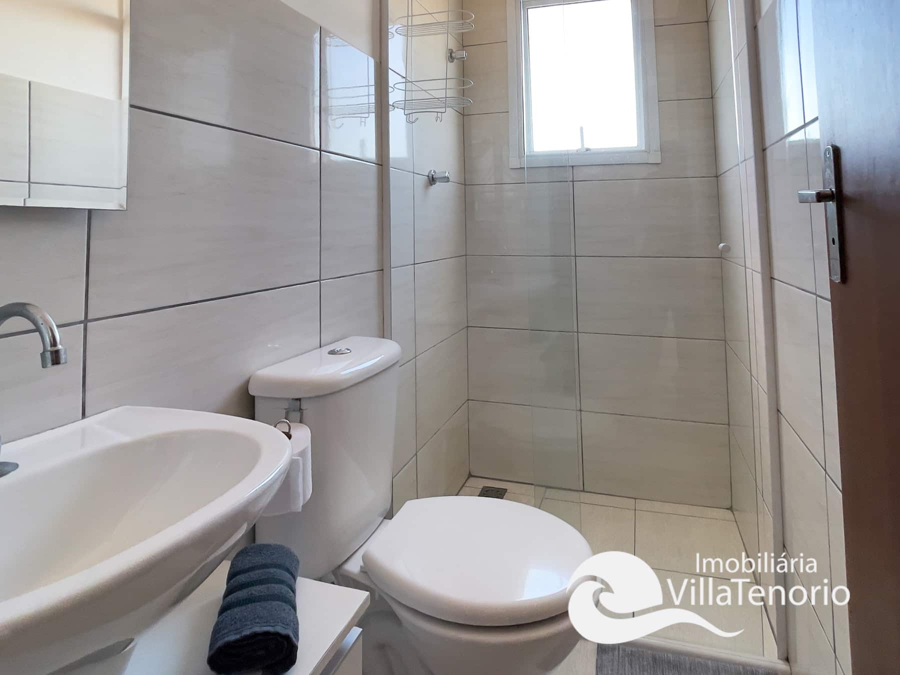 banheiro-apartamento-mobiliado-centro-de-ubatuba-2-dormitorios-com-varanda-gourmet-villa-tenorio-4