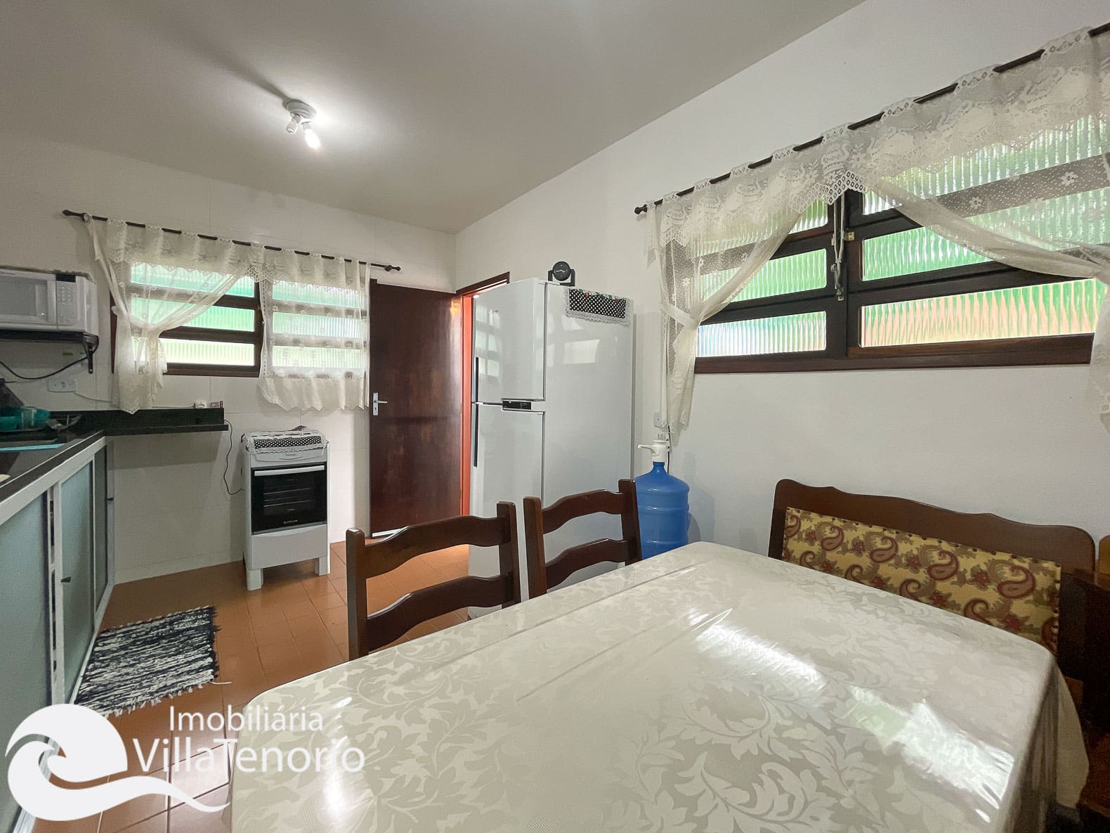 Apartamento-a-venda-a-100m-da-orla-do-Itagua-Ubatuba-Imobiliaria-Villa-Tenorio