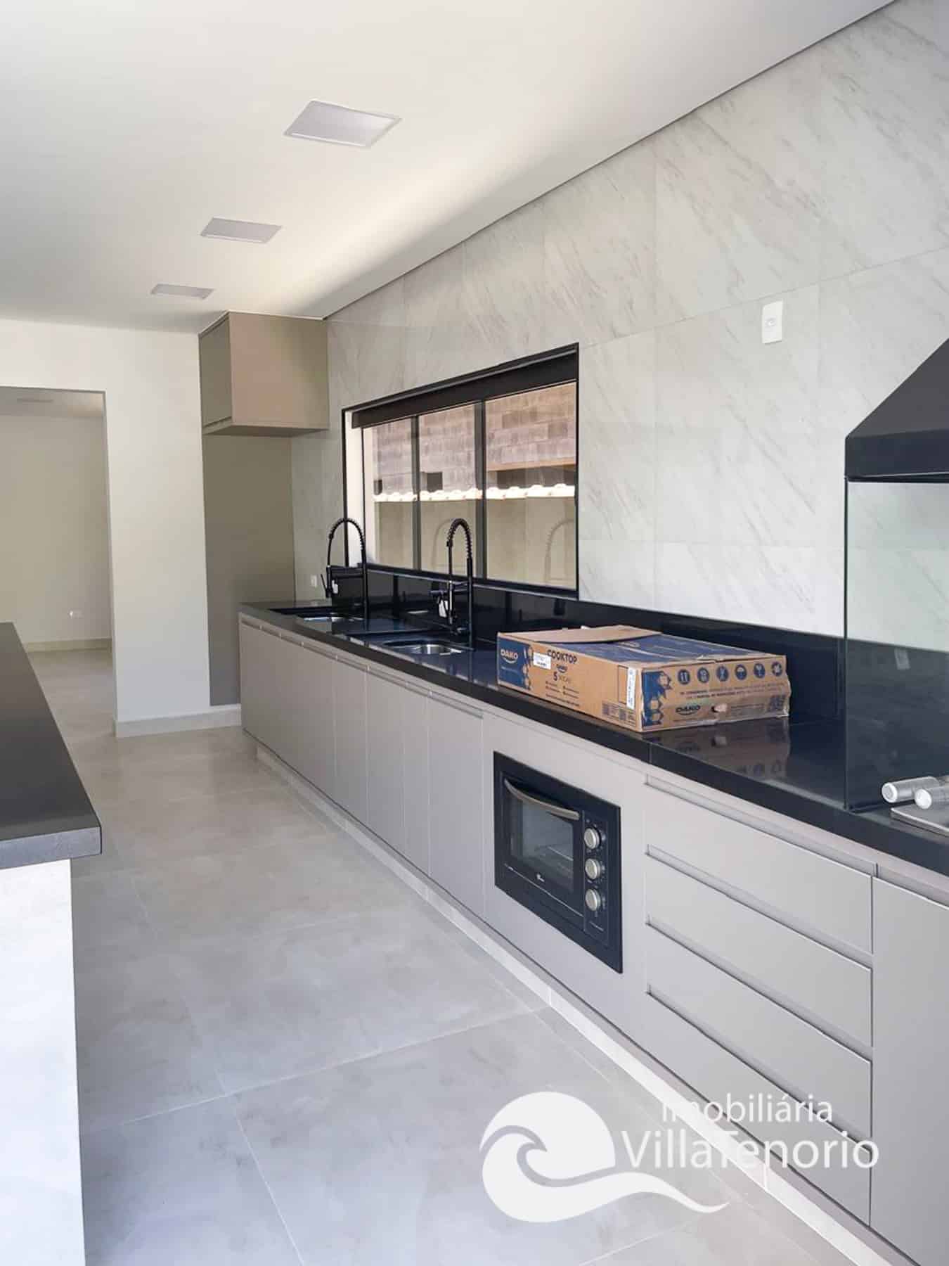 cozinha-casa-300m2-3-dormitorios-e-5-banheiros-com-3-vagas-ubatuba-villa-tenorio.-11