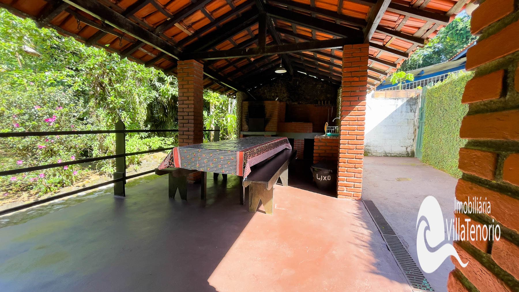 sitio-2615m2-casa-com-espaco-gourmet-e-casa-de-caseiro-corcovado-ubatuba-villa-tenorio.-17