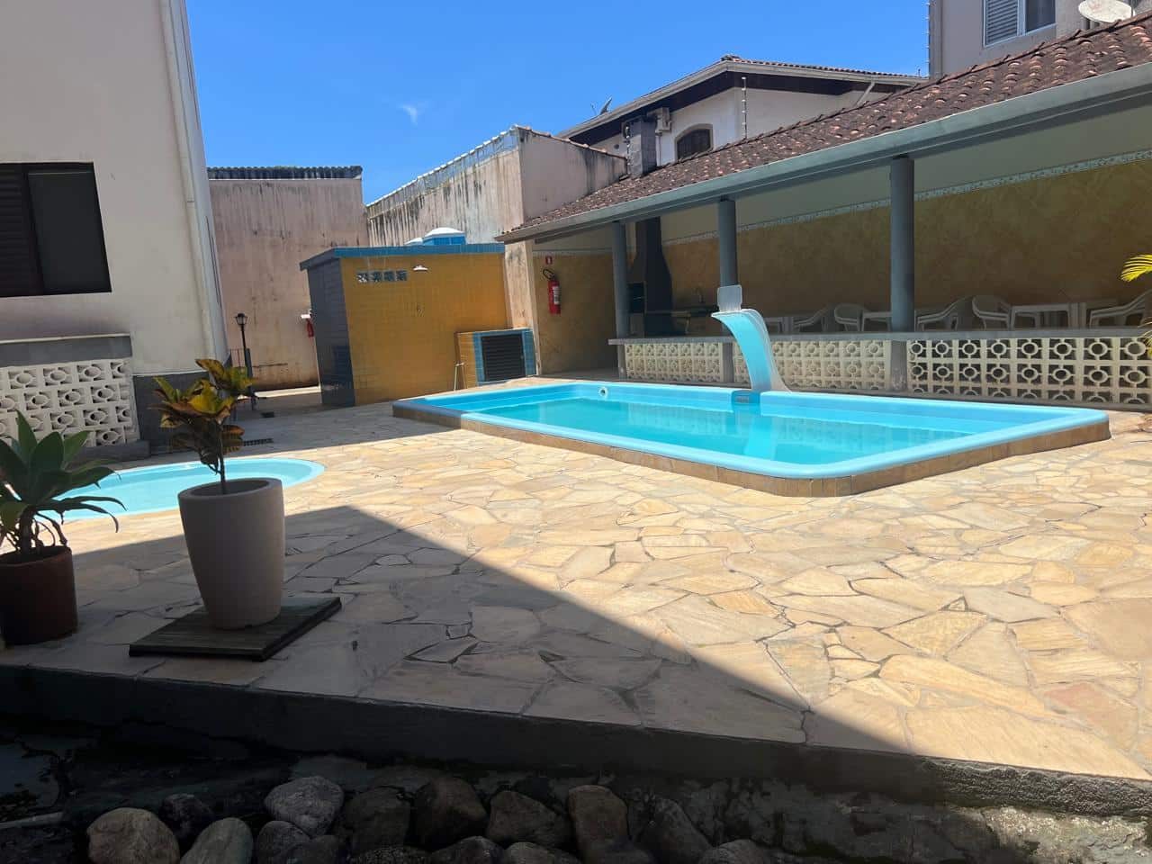 2_Piscina_Apartamento a venda_Praia do Itagua_Ubatuba_2 quartos_ Apresentado pela Imobiliaria Villa Tenorio-10