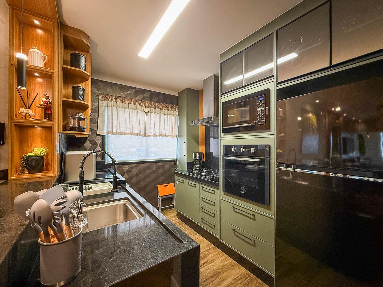 Apartamento a venda_Luxo_mobiliado_Ubatuba_Enseada_