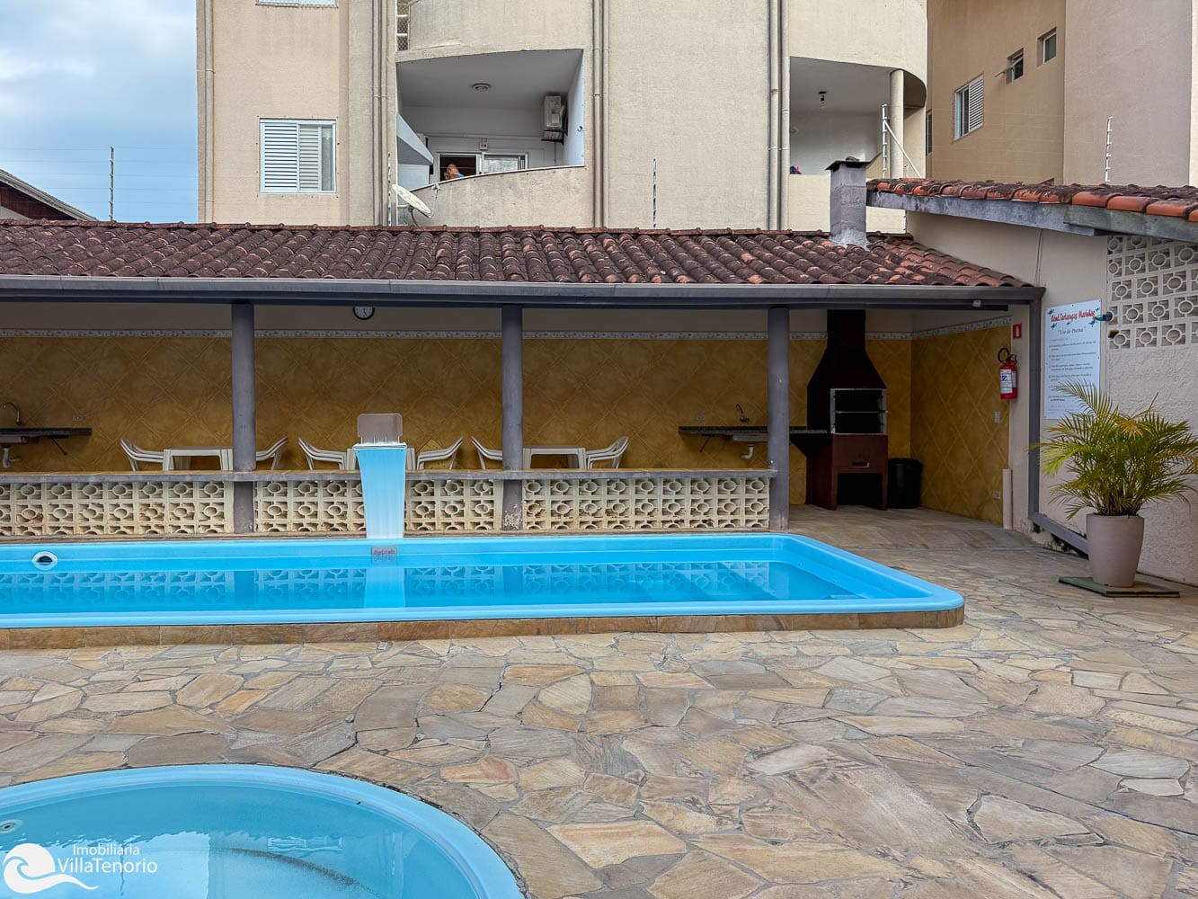 Piscina_Apartamento a venda_Praia do Itagua_Ubatuba_2 quartos_ Apresentado pela Imobiliaria Villa Tenorio-10