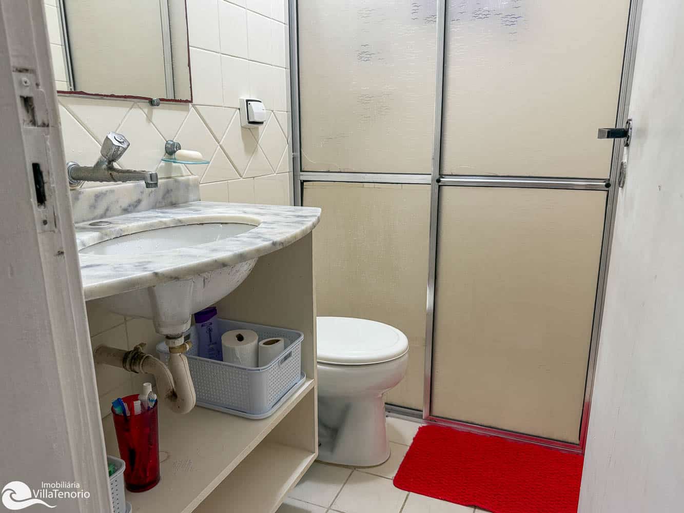 Banheiro_Apartamento a venda_Praia do Itagua_Ubatuba_2 quartos_ Apresentado pela Imobiliaria Villa Tenorio-17