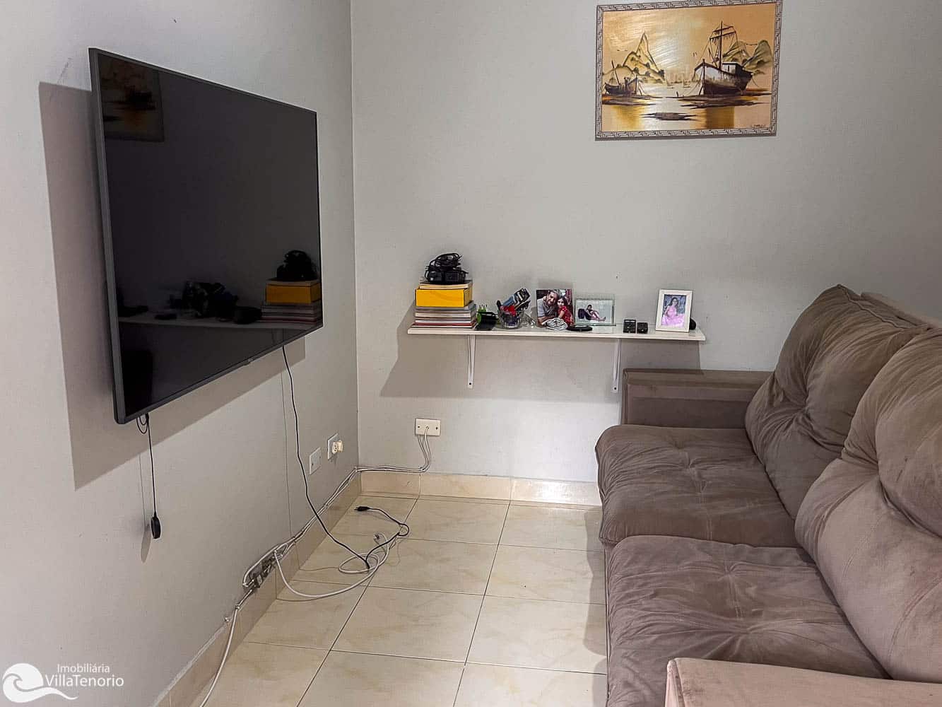 Sala_Apartamento a venda_Praia do Itagua_Ubatuba_2 quartos_ Apresentado pela Imobiliaria Villa Tenorio-31