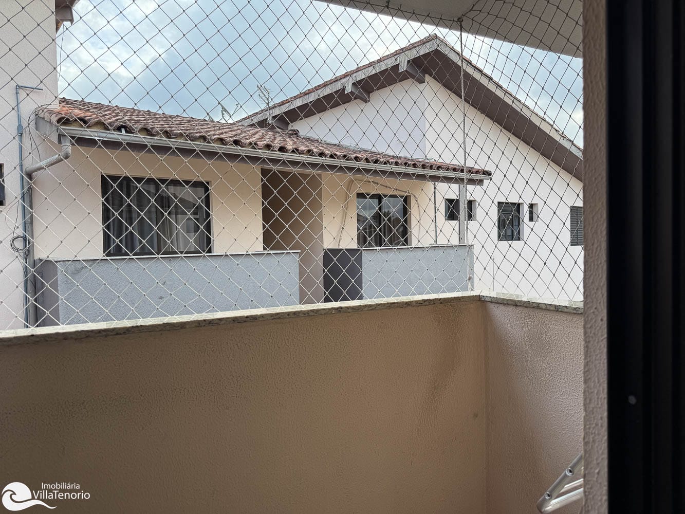 Varanda_Apartamento a venda_Praia do Itagua_Ubatuba_2 quartos_ Apresentado pela Imobiliaria Villa Tenorio-32