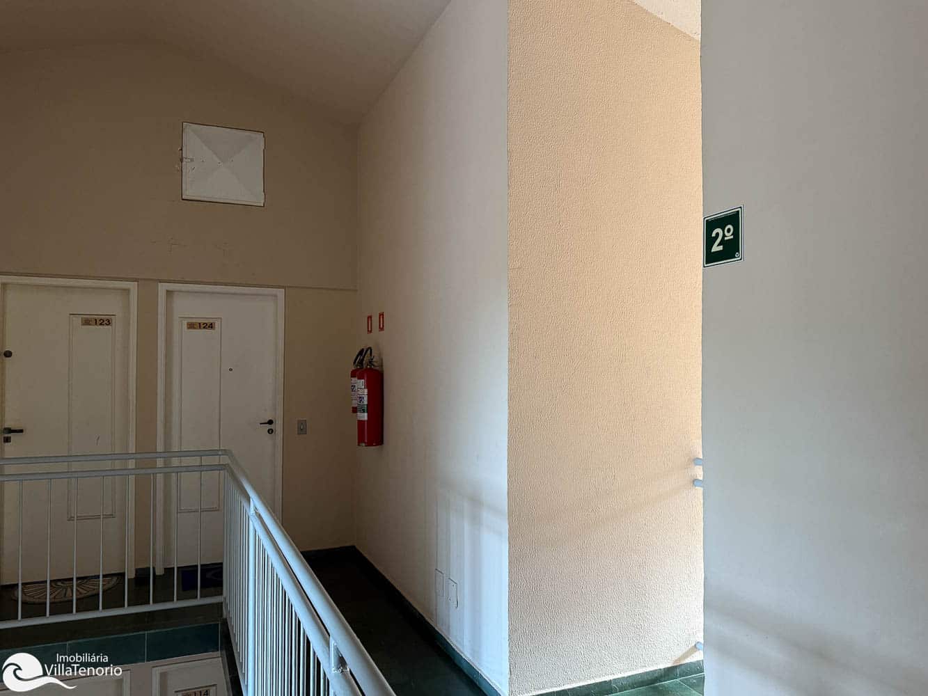 Entrada_Apartamento a venda_Praia do Itagua_Ubtuba_2 quartos_ Apresentado pela Imobiliaria Villa Tenorio-46