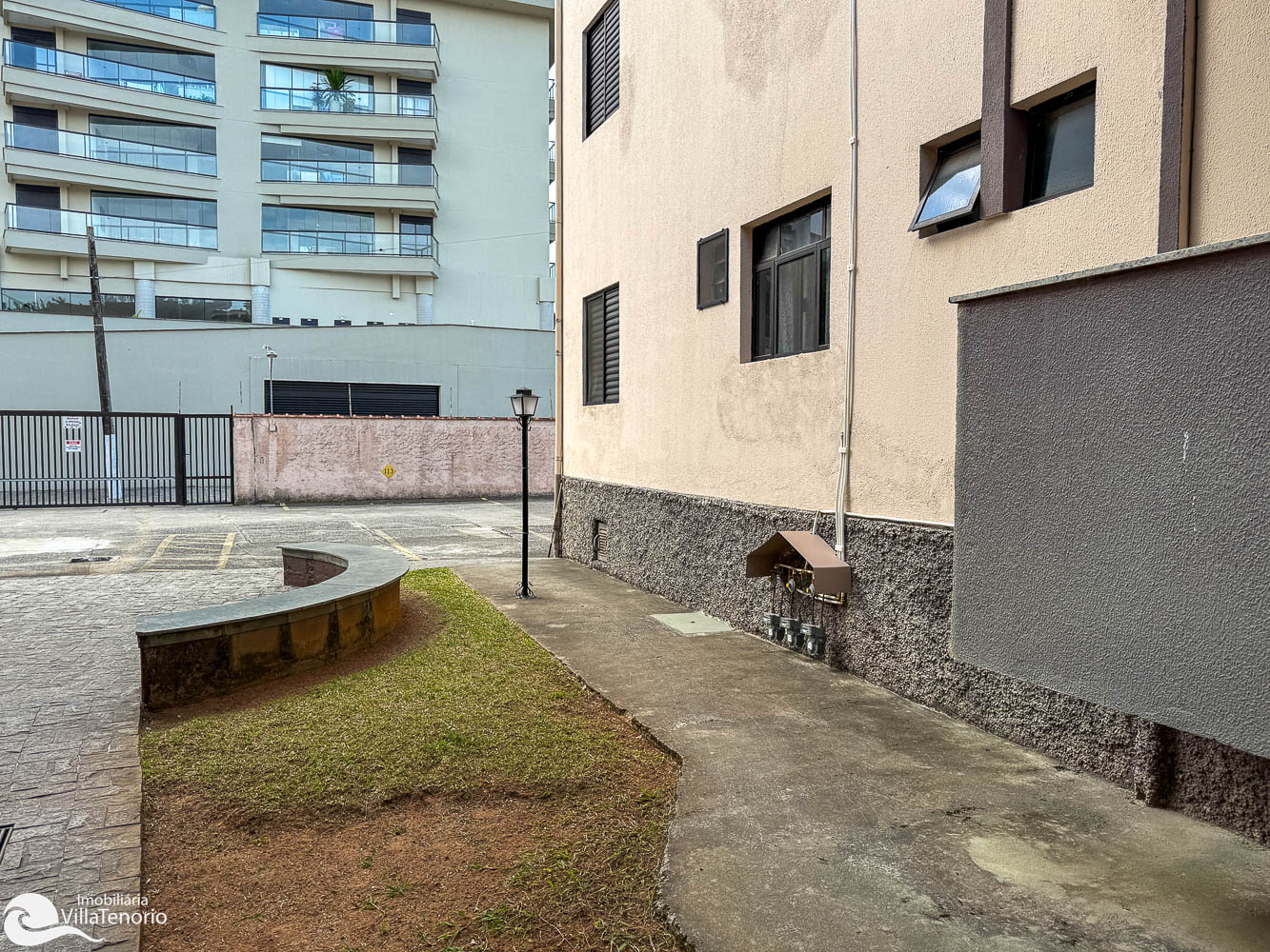 area externa_Apartamento a venda_Praia do Itagua_Ubatuba_2 quartos_ Apresentado pela Imobiliaria Villa Tenorio-49