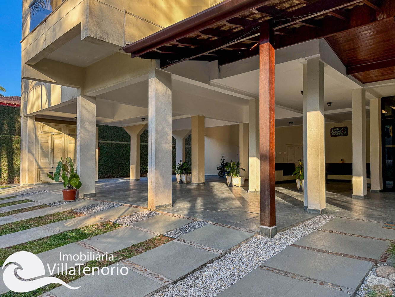 Fachada - Apartamento 2 quartos Itagua em Ubatuba apresentado pela Imobiliária Villa Tenório-2