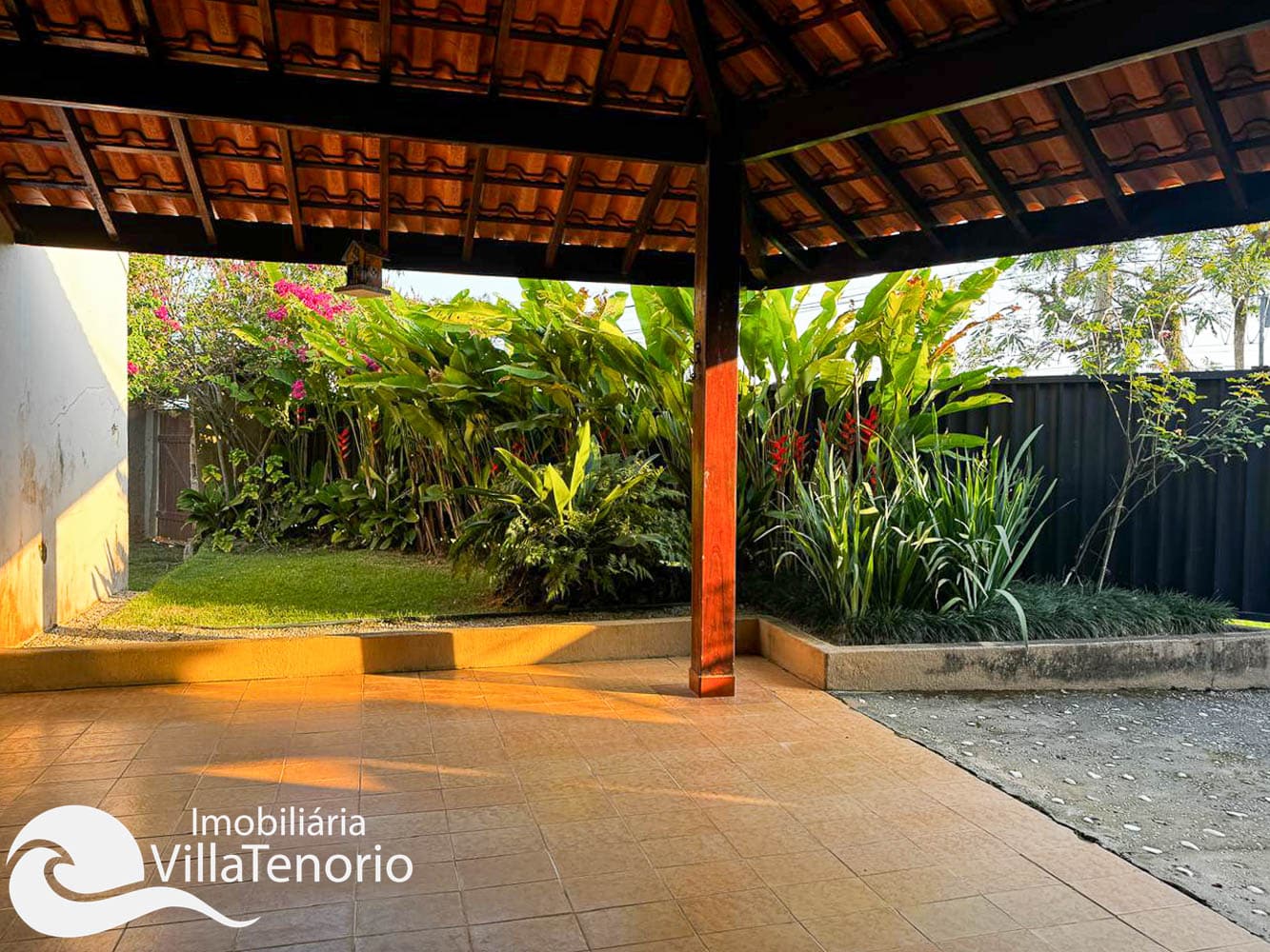 Varanda - casa a venda na praia do Tenorio em Ubatuba - terreno de 450 m2 - apresentado pela Imobiliaria Villa Tenorio-25