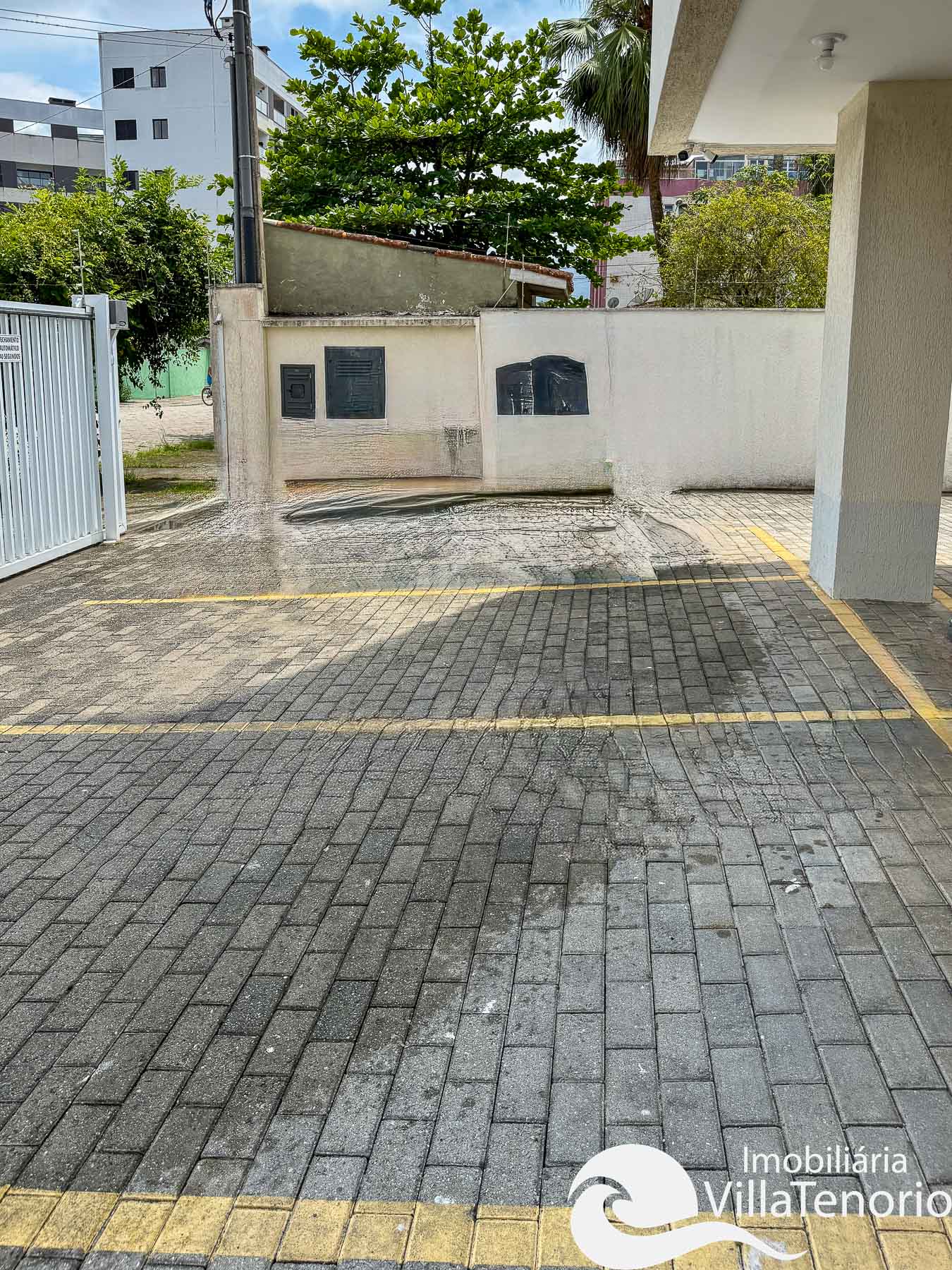 Apartamento de 2 quartos a venda em Ubatuba na Praia do Perequê Açu-2