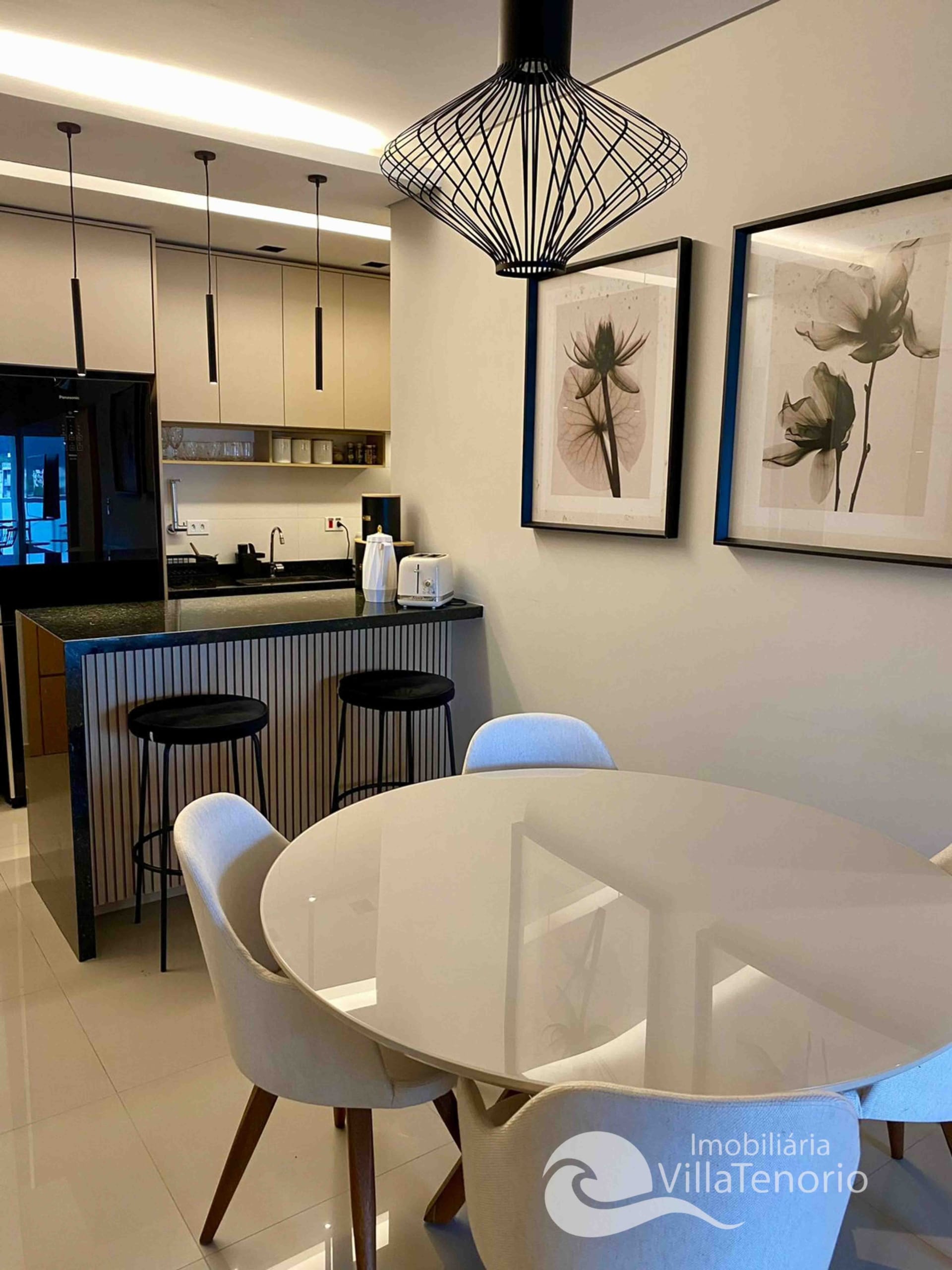 APARTAMENTO 2 DORMITÓRIOS CENTRO COMPLETO PARA AIBNB A VENDA EM UBATUBA IMOBILIÁRIA VILLA TENÓRIO-3